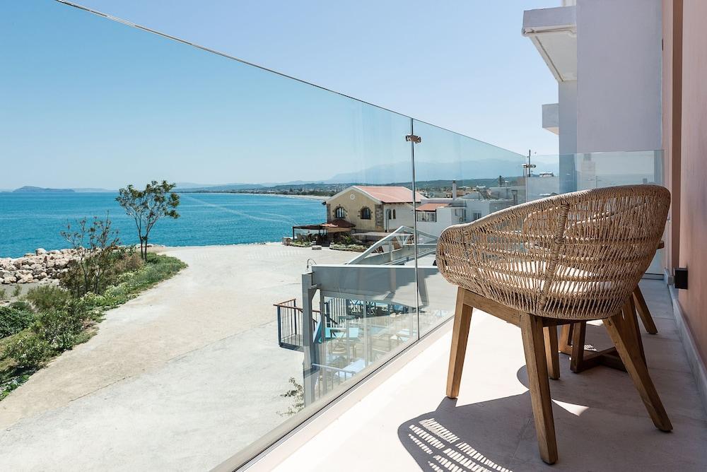 Avra Apartments Kolymbari Harbour Exterior photo